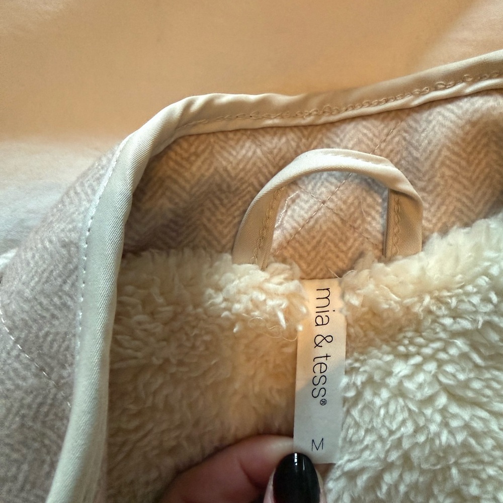 Women's Quilted Tan Vest - Picture 3 of 5